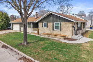 837 S 121st St, West Allis, WI 53214 - Photo 27