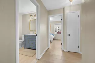 837 S 121st St, West Allis, WI 53214 - Photo 7