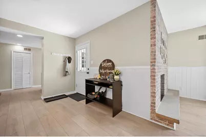 837 S 121st St, West Allis, WI 53214 - Photo 17