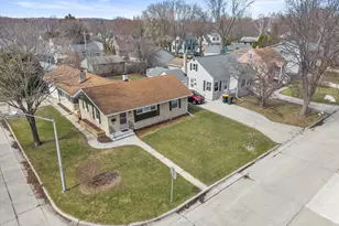 837 S 121st St, West Allis, WI 53214 - Photo 25
