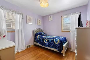 3668 S 16th St, Milwaukee, WI 53221 - Photo 9