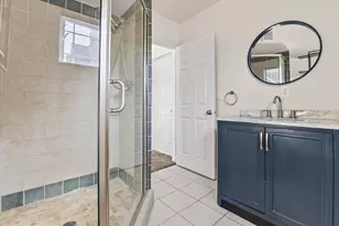 1725 N Astor St, Milwaukee, WI 53202 - Photo 19