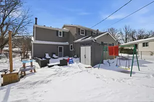 2103 Empire Dr, Waukesha, WI 53186 - Photo 33