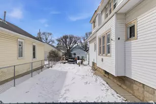 2213 S 74th St, West Allis, WI 53219 - Photo 7