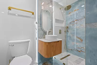 2715 S 14th St, Milwaukee, WI 53215 - Photo 13