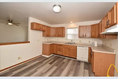 3042  Hamlin St, Racine, WI 53403 - Photo 9