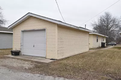 3042  Hamlin St, Racine, WI 53403 - Photo 27