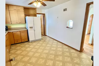 703 S 33rd St, Manitowoc, WI 54220 - Photo 9