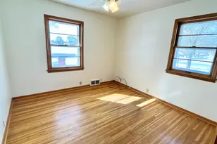 703 S 33rd St, Manitowoc, WI 54220 - Photo 5