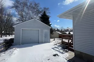 703 S 33rd St, Manitowoc, WI 54220 - Photo 15