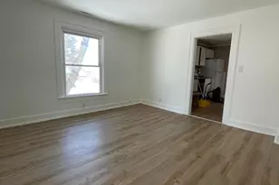 630 Hagerer St, Racine, WI 53402 - Photo 9