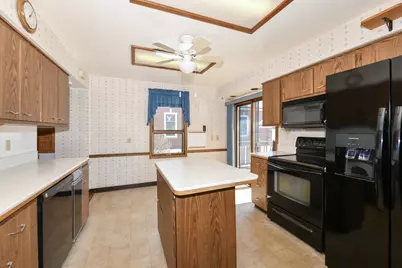 6919 W Bluemound Rd, Wauwatosa, WI 53213 - Photo 15