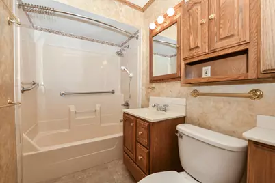 6919 W Bluemound Rd, Wauwatosa, WI 53213 - Photo 17