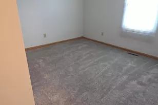 5509 Hilldale Dr, Racine, WI 53406 - Photo 13