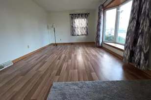 5509 Hilldale Dr, Racine, WI 53406 - Photo 3