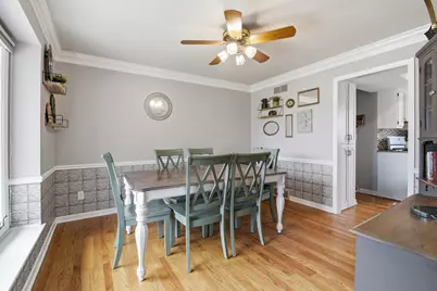 4870 S 122nd St, Greenfield, WI 53228 - Photo 9