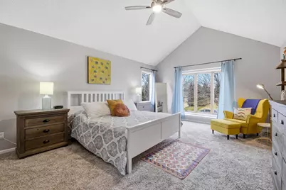 4870 S 122nd St, Greenfield, WI 53228 - Photo 11