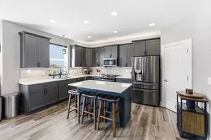 W239N5491 Fieldstone Pass Cir, Sussex, WI 53089 - Photo 3