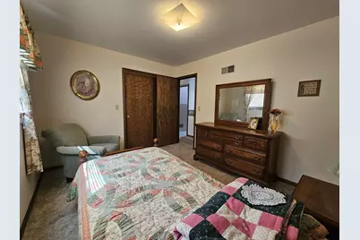 744 N 119 St, Wauwatosa, WI 53226 - Photo 17