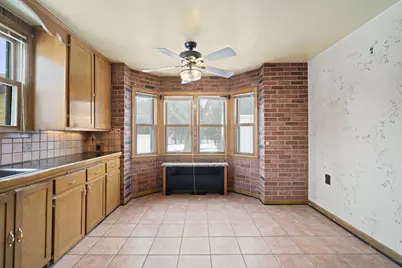 5144 S 43rd St, Greenfield, WI 53220 - Photo 11