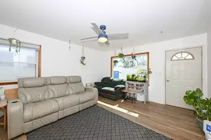 4922 W Norwich Ct, Milwaukee, WI 53220 - Photo 3