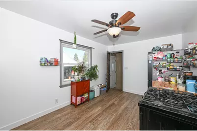 4922 W Norwich Ct, Milwaukee, WI 53220 - Photo 9