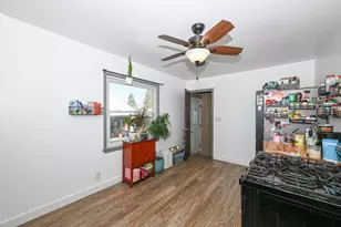 4922 W Norwich Ct, Milwaukee, WI 53220 - Photo 9