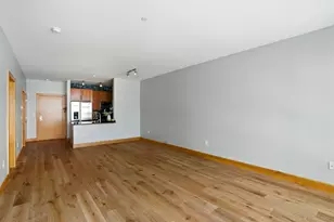 1550 E Royall Pl, Milwaukee, WI 53202 - Photo 17