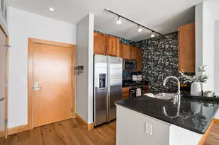 1550 E Royall Pl, Milwaukee, WI 53202 - Photo 5