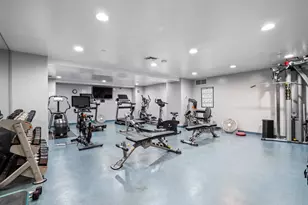 1550 E Royall Pl, Milwaukee, WI 53202 - Photo 21