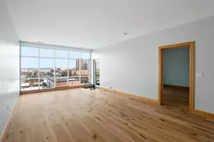 1550 E Royall Pl, Milwaukee, WI 53202 - Photo 15