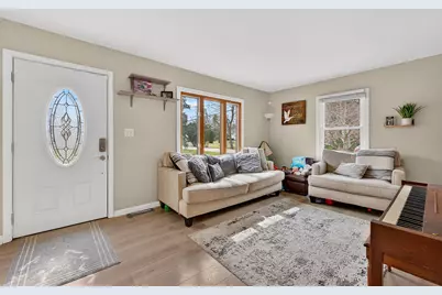 8200 N 44th St, Brown Deer, WI 53223 - Photo 7