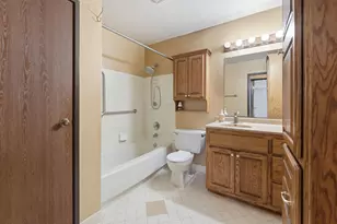 W158N11141 Legend Ave, Germantown, WI 53022 - Photo 9