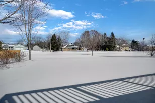 2402 Kiowa Dr, Grafton, WI 53024 - Photo 41