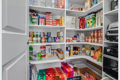 2402  Kiowa Dr, Grafton, WI 53024 - Photo 15