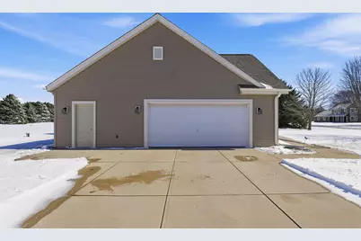 N66W35104  Lappland Xing, Oconomowoc, WI 53066 - Photo 43