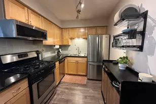 2121 N Cambridge Ave, Milwaukee, WI 53202 - Photo 7