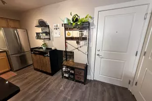 2121 N Cambridge Ave, Milwaukee, WI 53202 - Photo 11