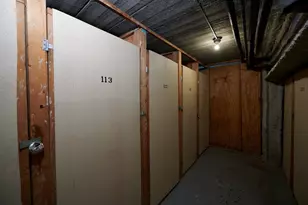 2121 N Cambridge Ave, Milwaukee, WI 53202 - Photo 33