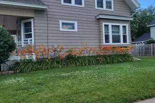 426 E Pleasant St, Oconomowoc, WI 53066 - Photo 3