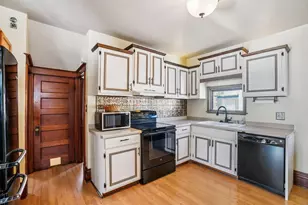 426 E Pleasant St, Oconomowoc, WI 53066 - Photo 21