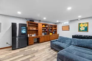 9940 N Lamplighter Ln, Mequon, WI 53092 - Photo 27