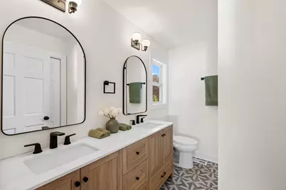 1005  Center St, Delavan, WI 53115 - Photo 5