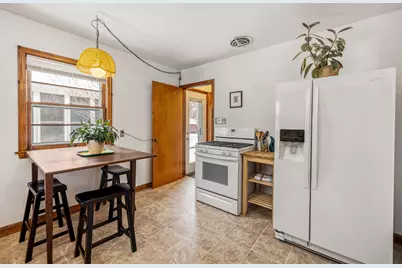 3128 N 82nd St, Milwaukee, WI 53222 - Photo 9