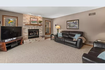 1414 W El Rancho Dr, Mequon, WI 53092 - Photo 17