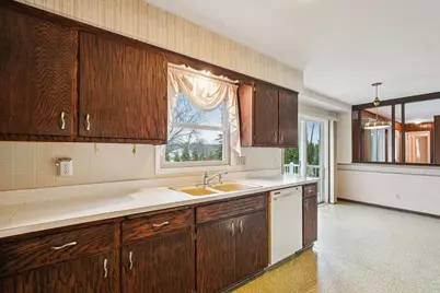 558  Horns Corners Rd, Cedarburg, WI 53012 - Photo 11