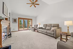 308 King William Ct, Waukesha, WI 53186 - Photo 11