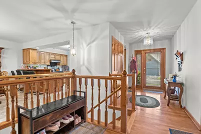 308  King William Ct, Waukesha, WI 53186 - Photo 3