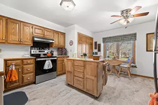 308 King William Ct, Waukesha, WI 53186 - Photo 7