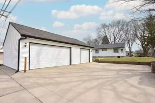 3211 S 67th St, Milwaukee, WI 53219 - Photo 25